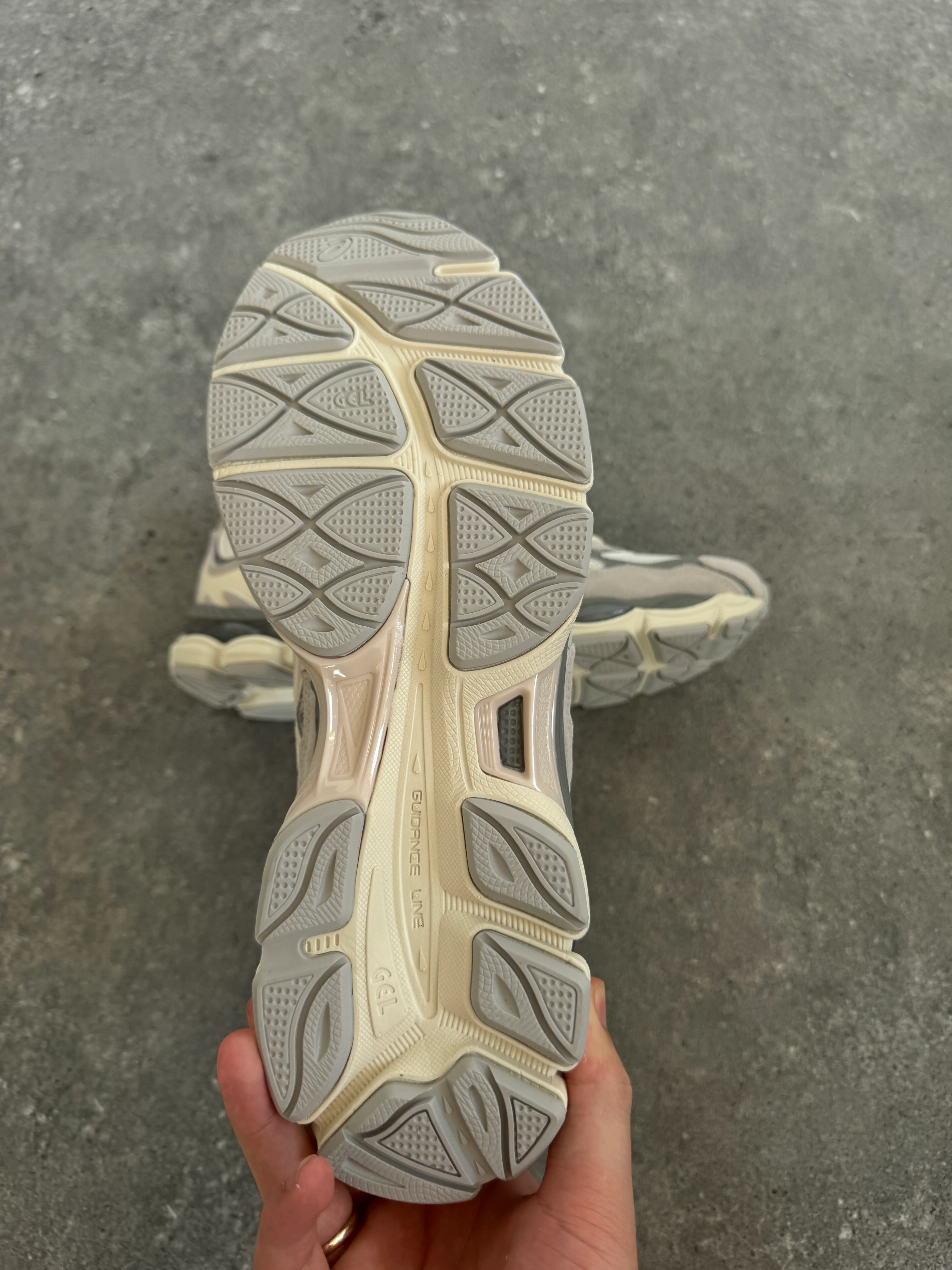 ASICS Gel-NYC Oyster Grey - Image 8